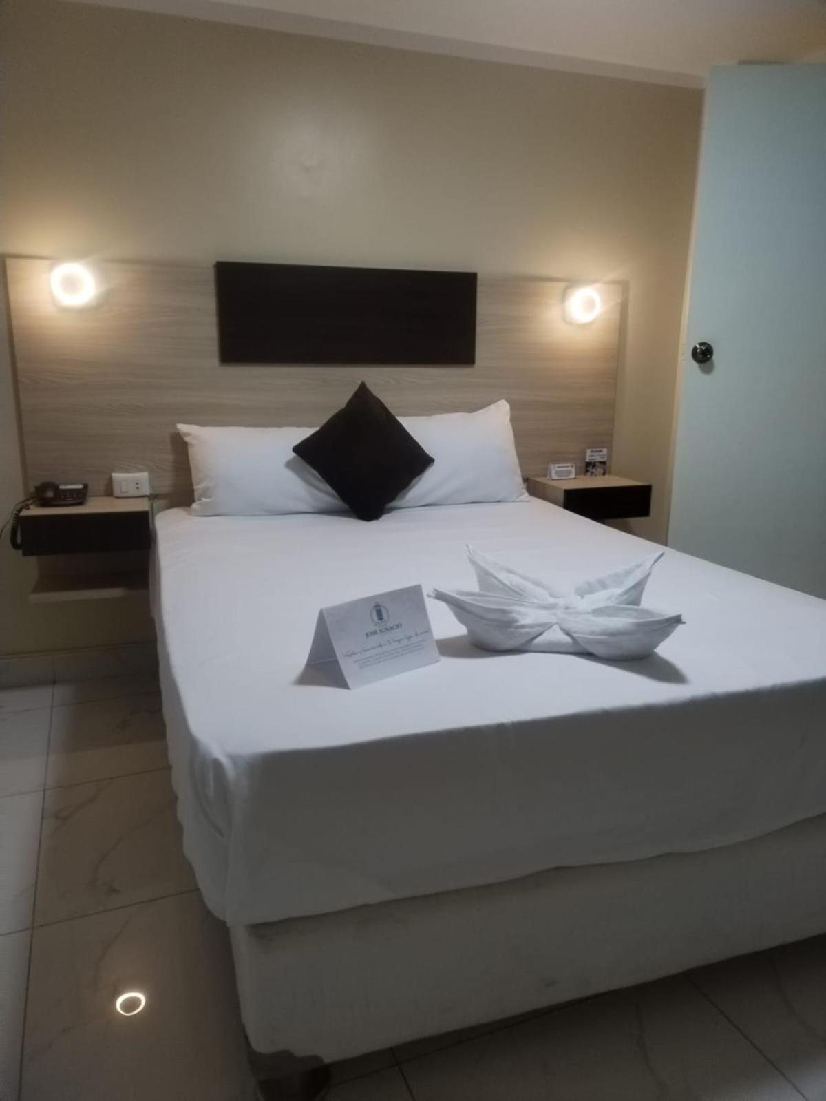 Hotel Jose Ignacio Chepén Exteriör bild