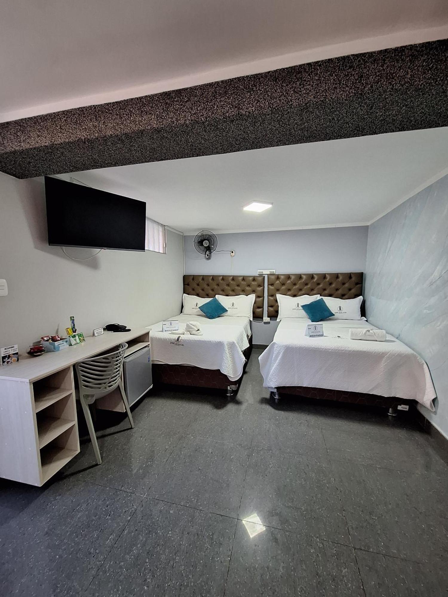 Hotel Jose Ignacio Chepén Exteriör bild